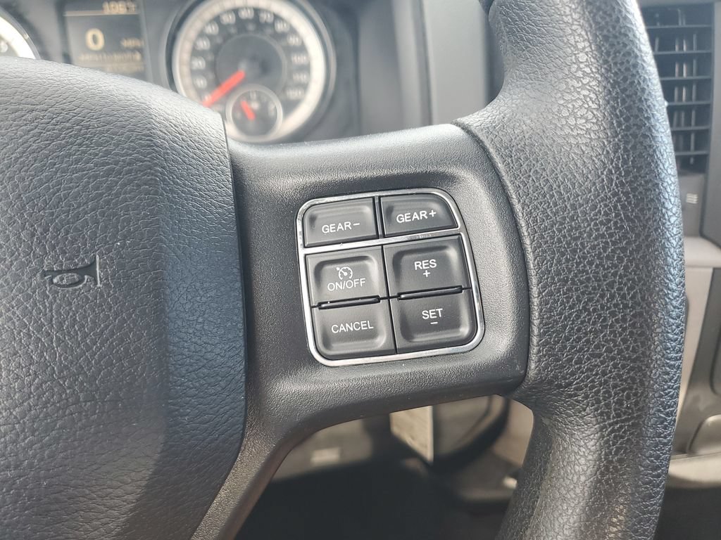 Used 2017 RAM 1500 Express RWD image 19