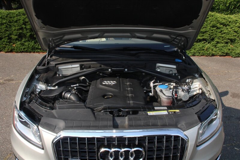 Used 2016 Audi Q5 2.0T Premium Plus w/ Technology Package AWD/4WD image 21