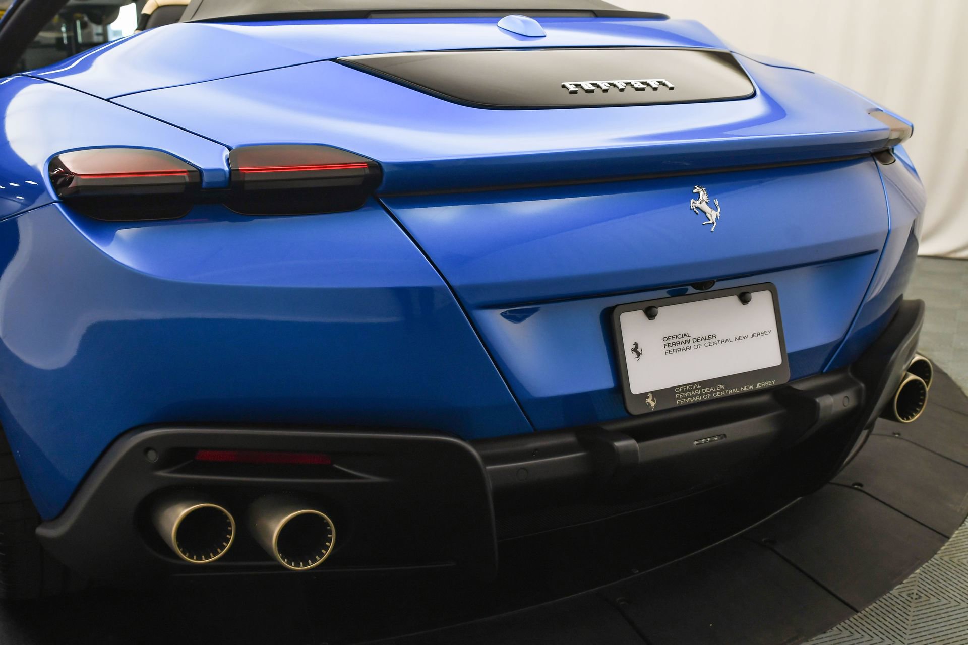 Used 2025 Ferrari Roma Spider image 22