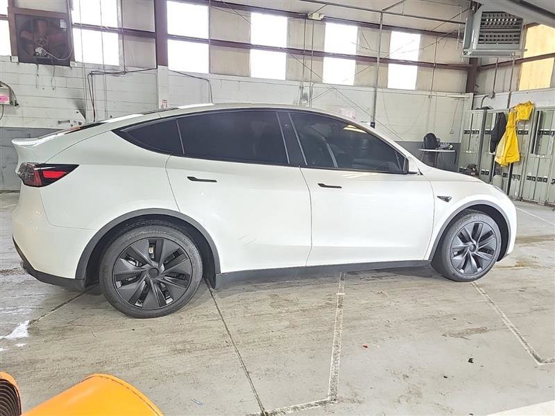 Used 2025 Tesla Model Y Long Range image 2