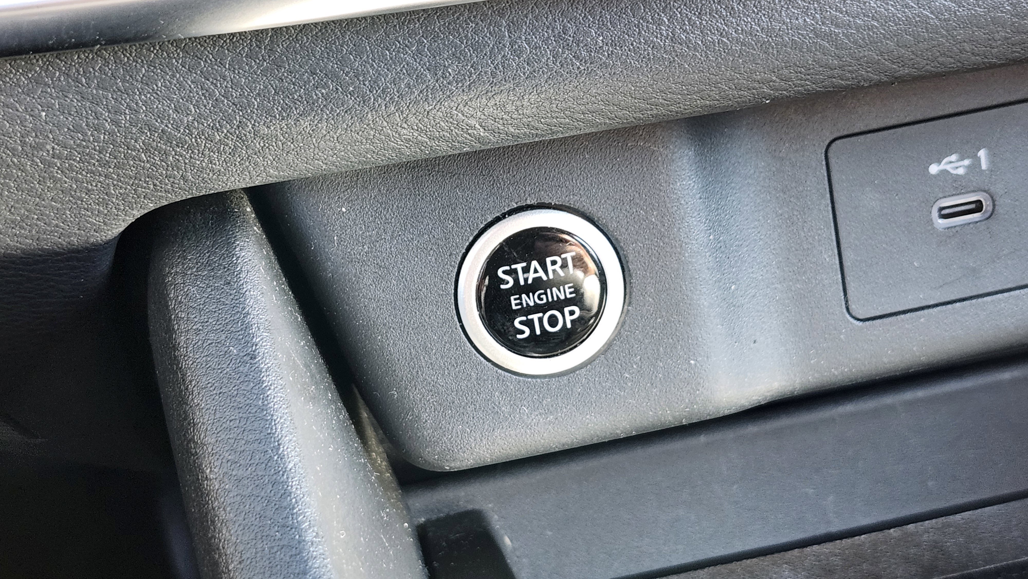 Used 2023 Nissan Rogue SV w/ SV Premium Package image 31