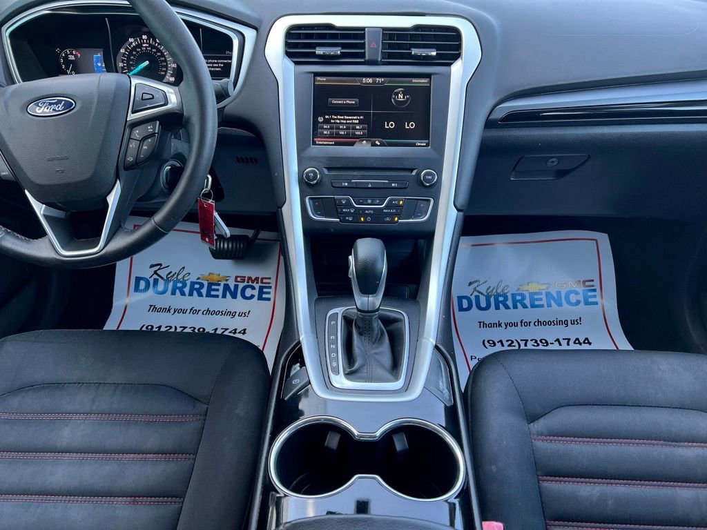 Used 2016 Ford Fusion SE FWD image 7