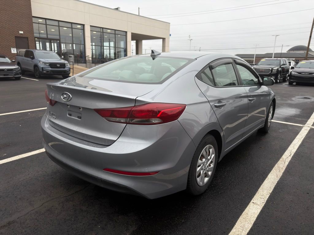 Used 2017 Hyundai Elantra SE image 3