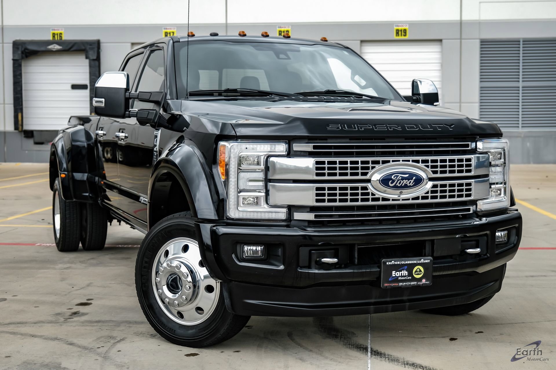 Used 2018 Ford F450 Platinum w/ Platinum Ultimate Package AWD/4WD image 23