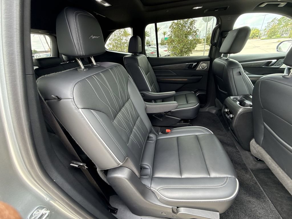 Used 2025 Buick Enclave Avenir w/ Super Cruise Package FWD image 17