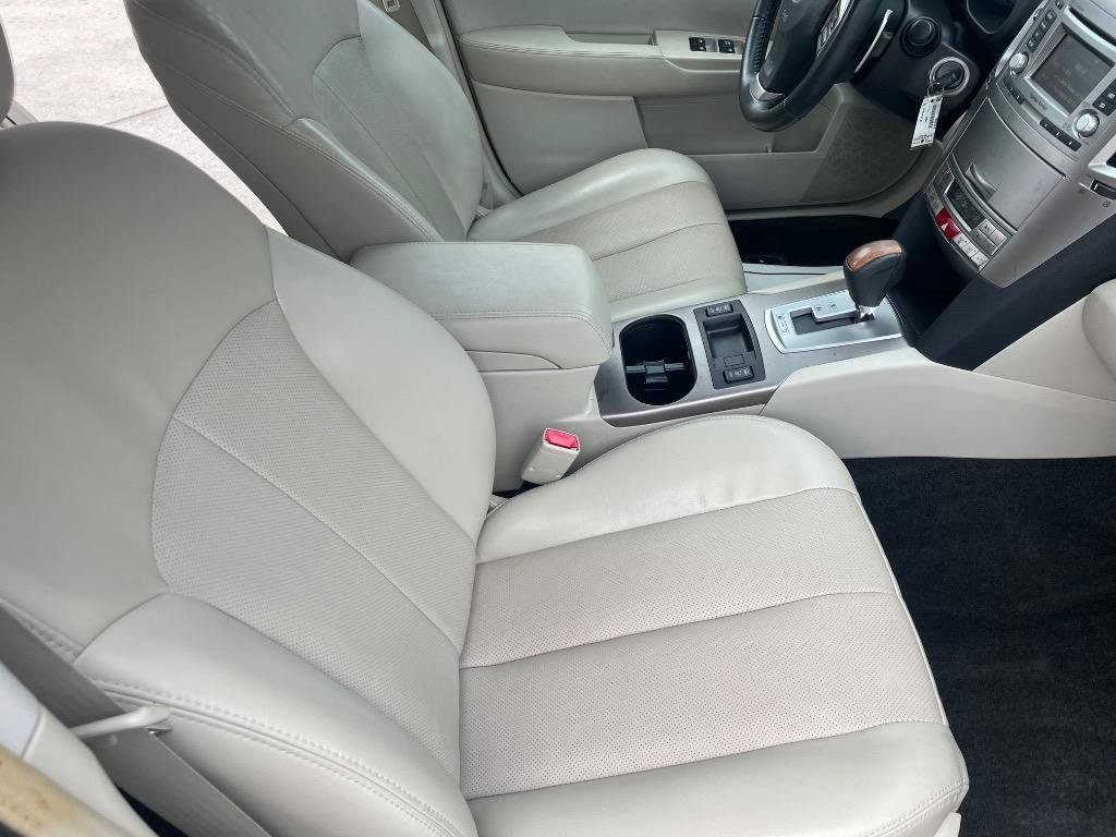 Used 2014 Subaru Outback 3.6R Limited w/ Moonroof Package AWD/4WD image 29