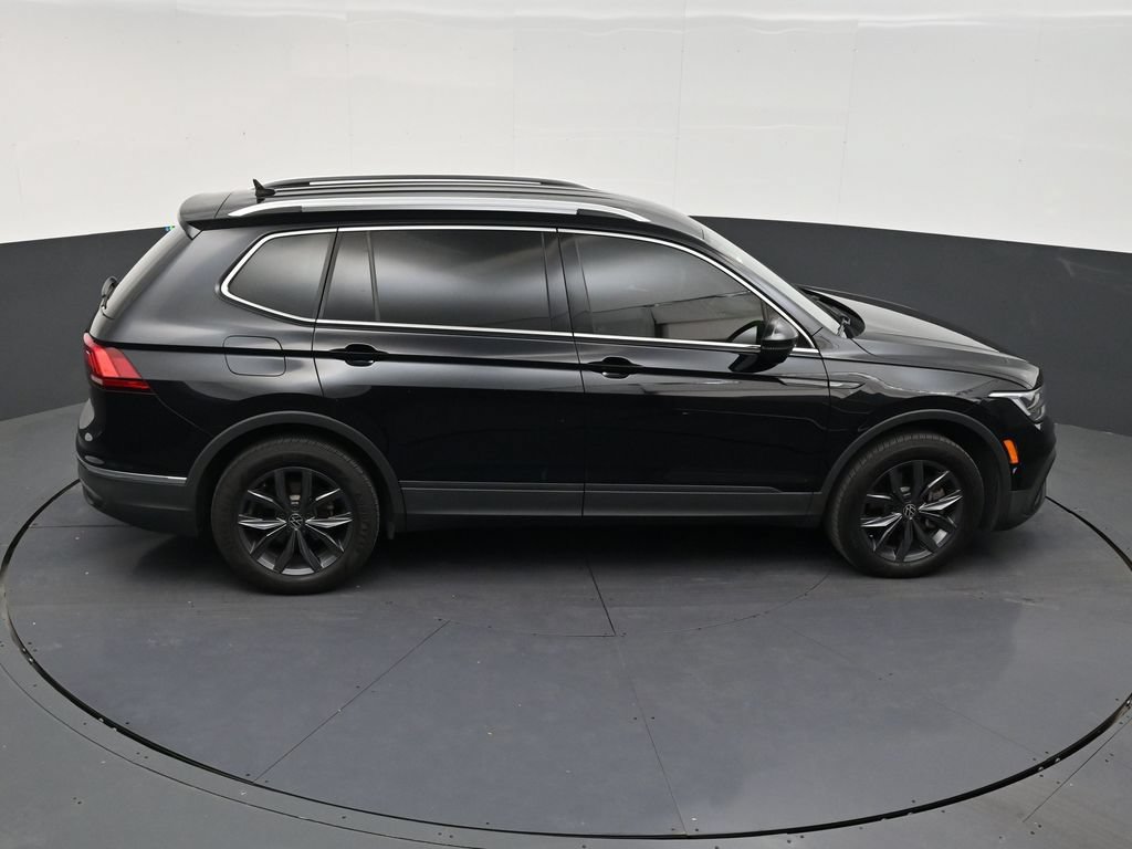 Used 2023 Volkswagen Tiguan SE FWD image 16