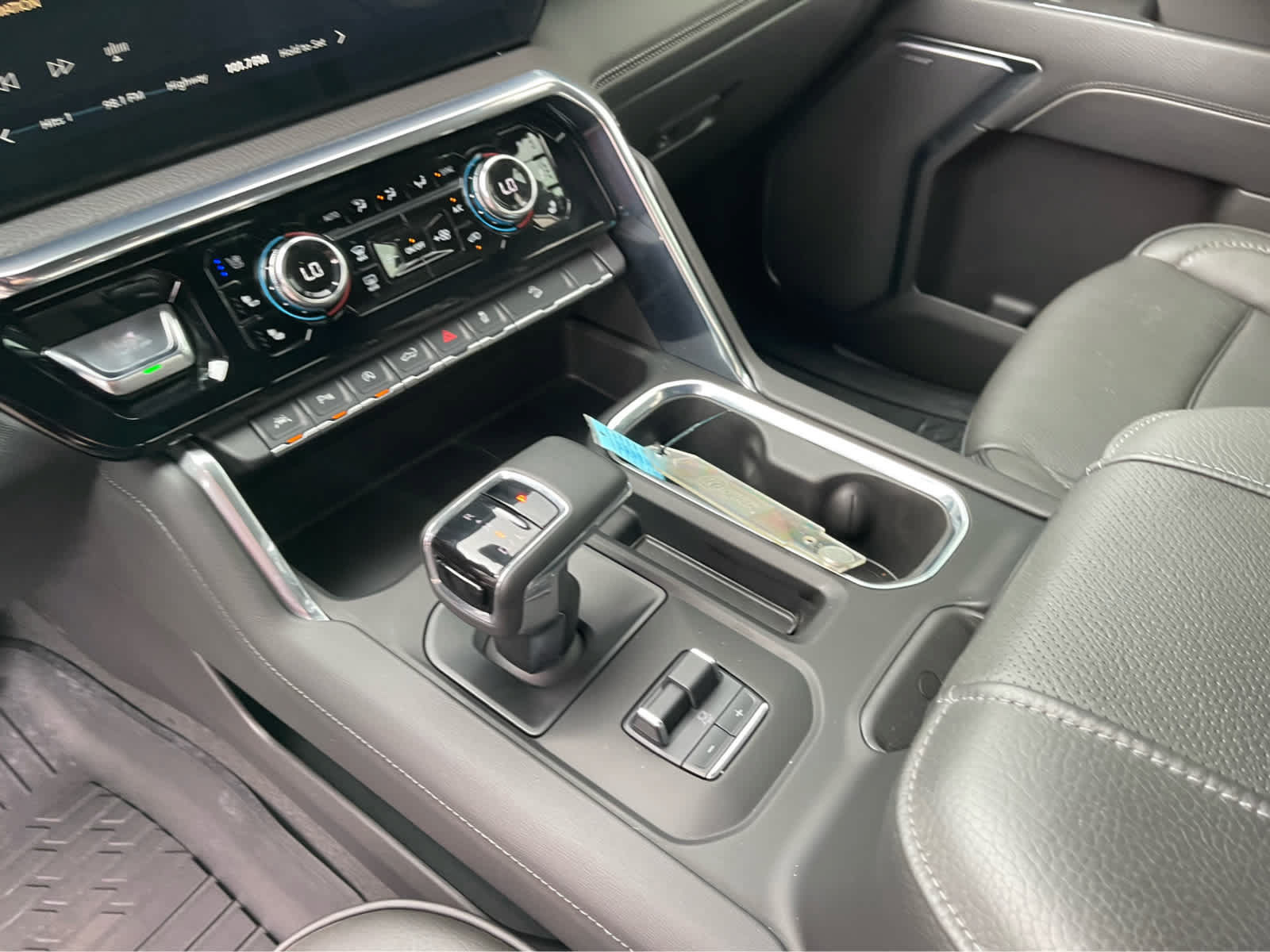 Used 2025 GMC Sierra 1500 Denali w/ Denali Reserve Package AWD/4WD image 19
