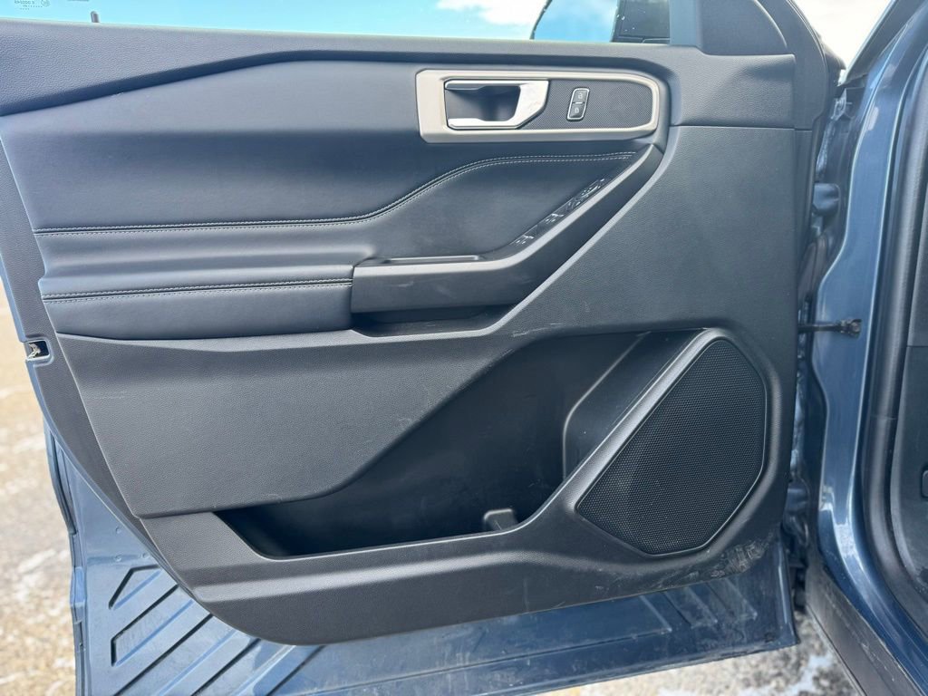 Used 2020 Ford Explorer XLT w/ Equipment Group 202A image 13