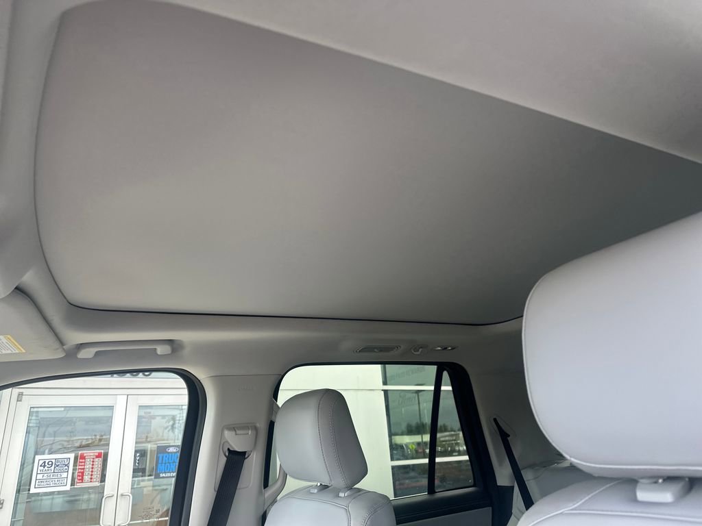 Used 2025 Ford Expedition Platinum image 21