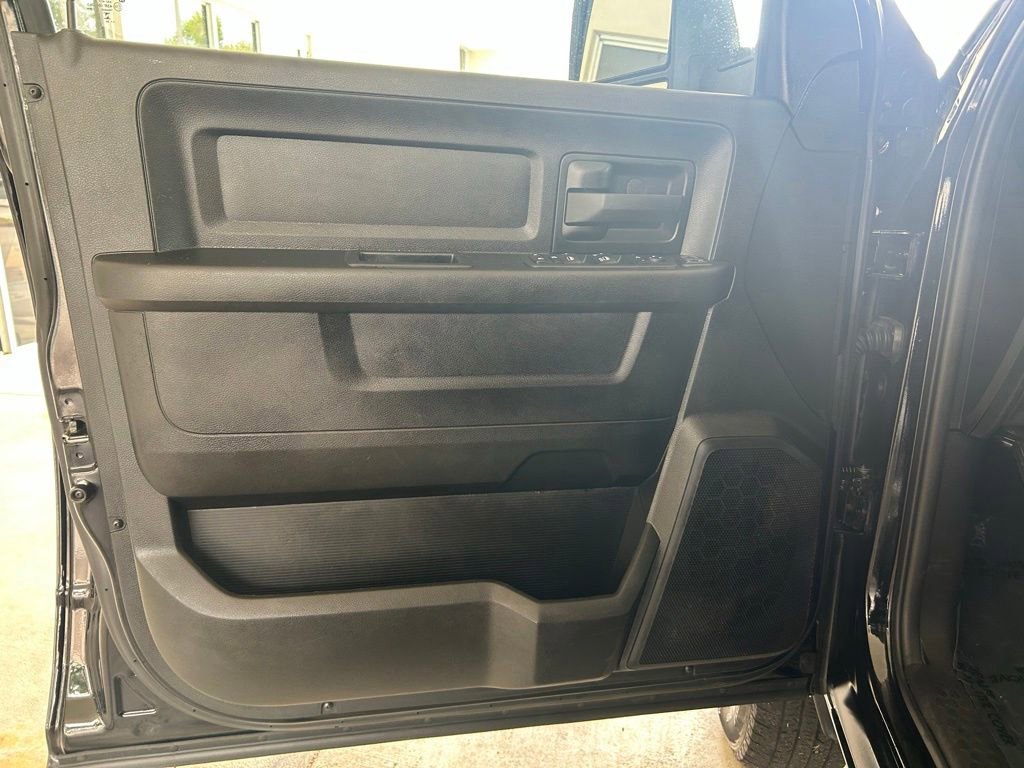 Used 2024 RAM 3500 Tradesman w/ Chrome Appearance Group AWD/4WD image 22