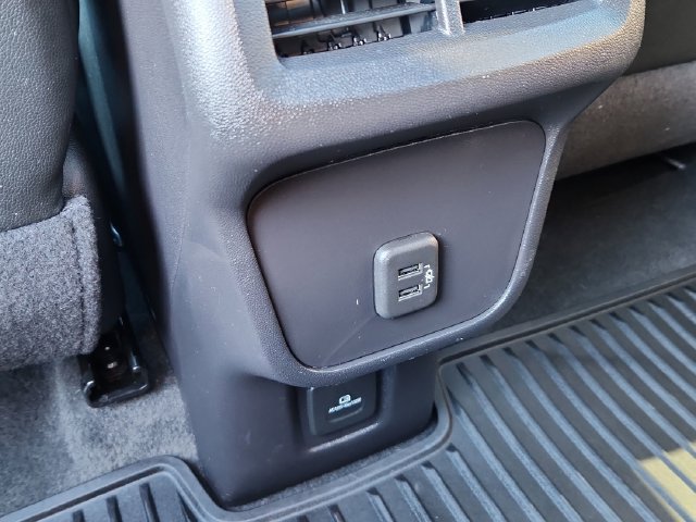 Used 2024 Chevrolet Equinox RS FWD image 32