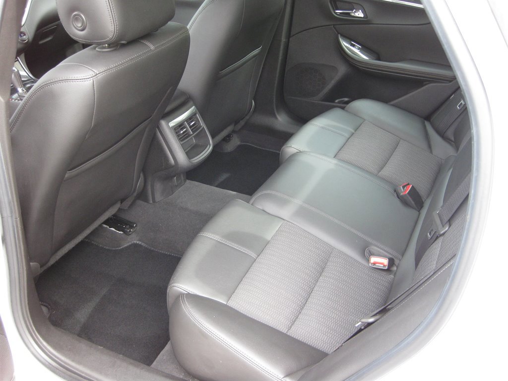 Used 2018 Chevrolet Impala LT FWD image 20