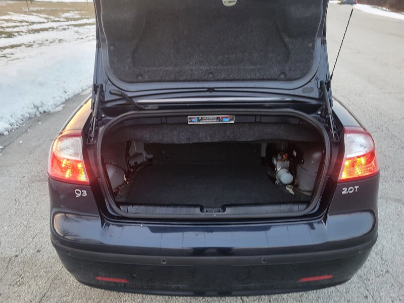 Used 2004 Saab 9-3 Arc FWD image 10