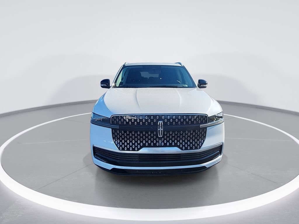 New 2025 Lincoln Navigator Reserve AWD/4WD image 3