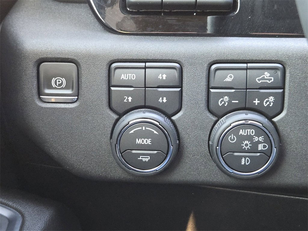 Used 2024 Chevrolet Silverado 2500 LTZ w/ LTZ Plus Package image 17
