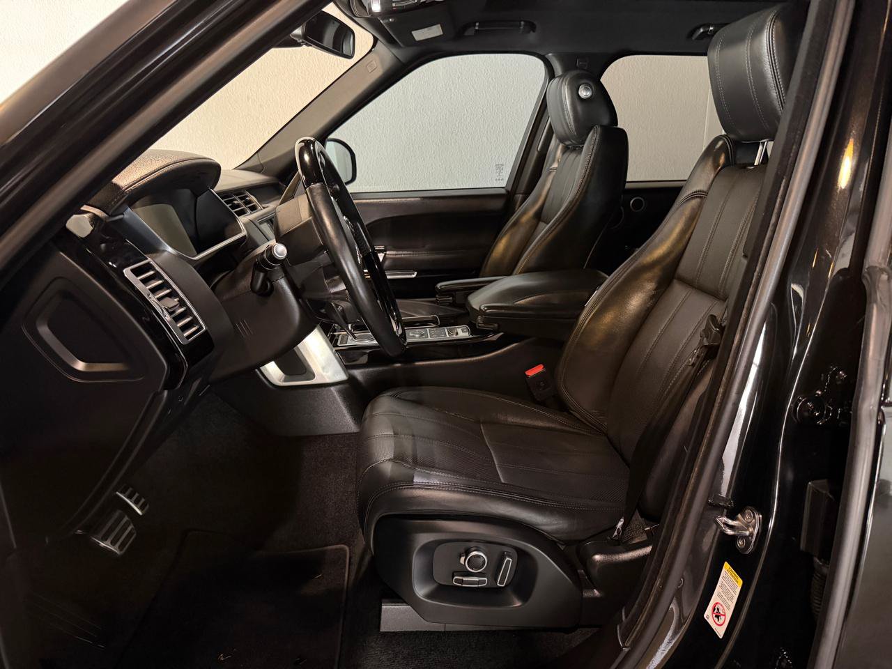 Used 2016 Land Rover Range Rover Supercharged AWD/4WD image 10