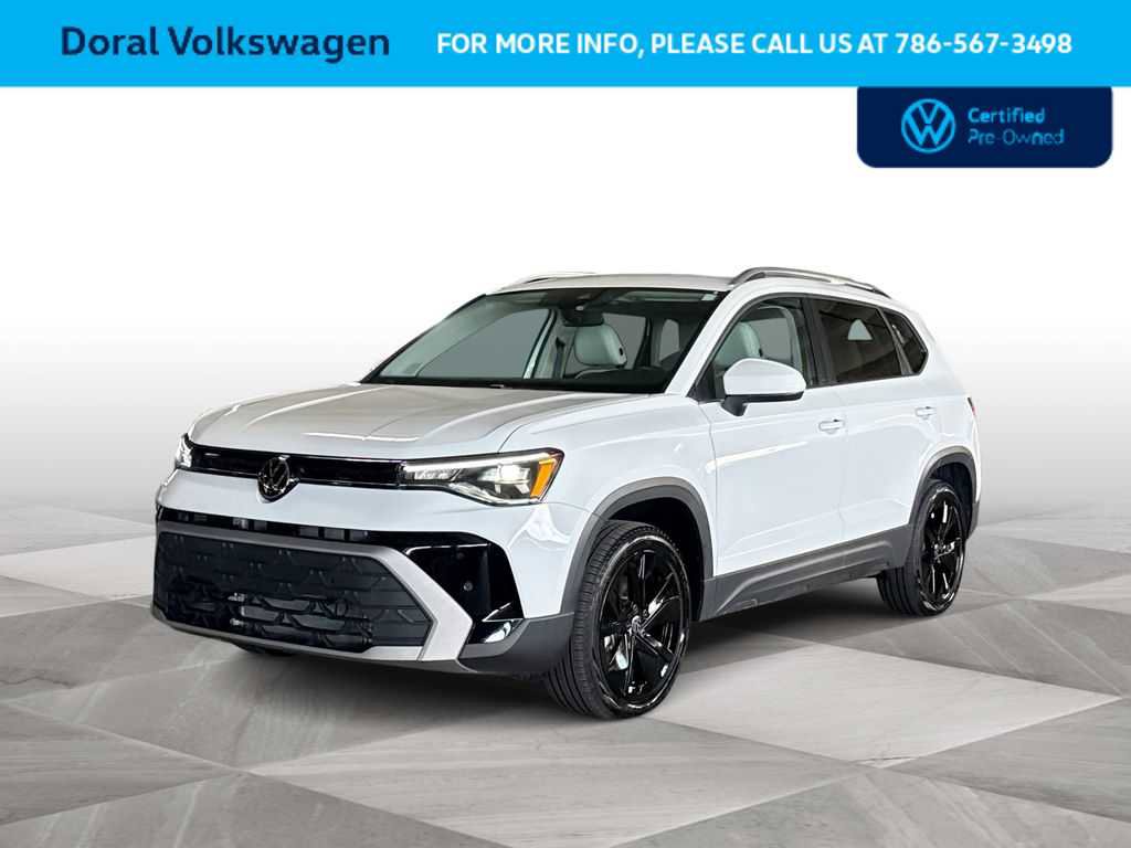 Used 2025 Volkswagen Taos SE FWD image 1