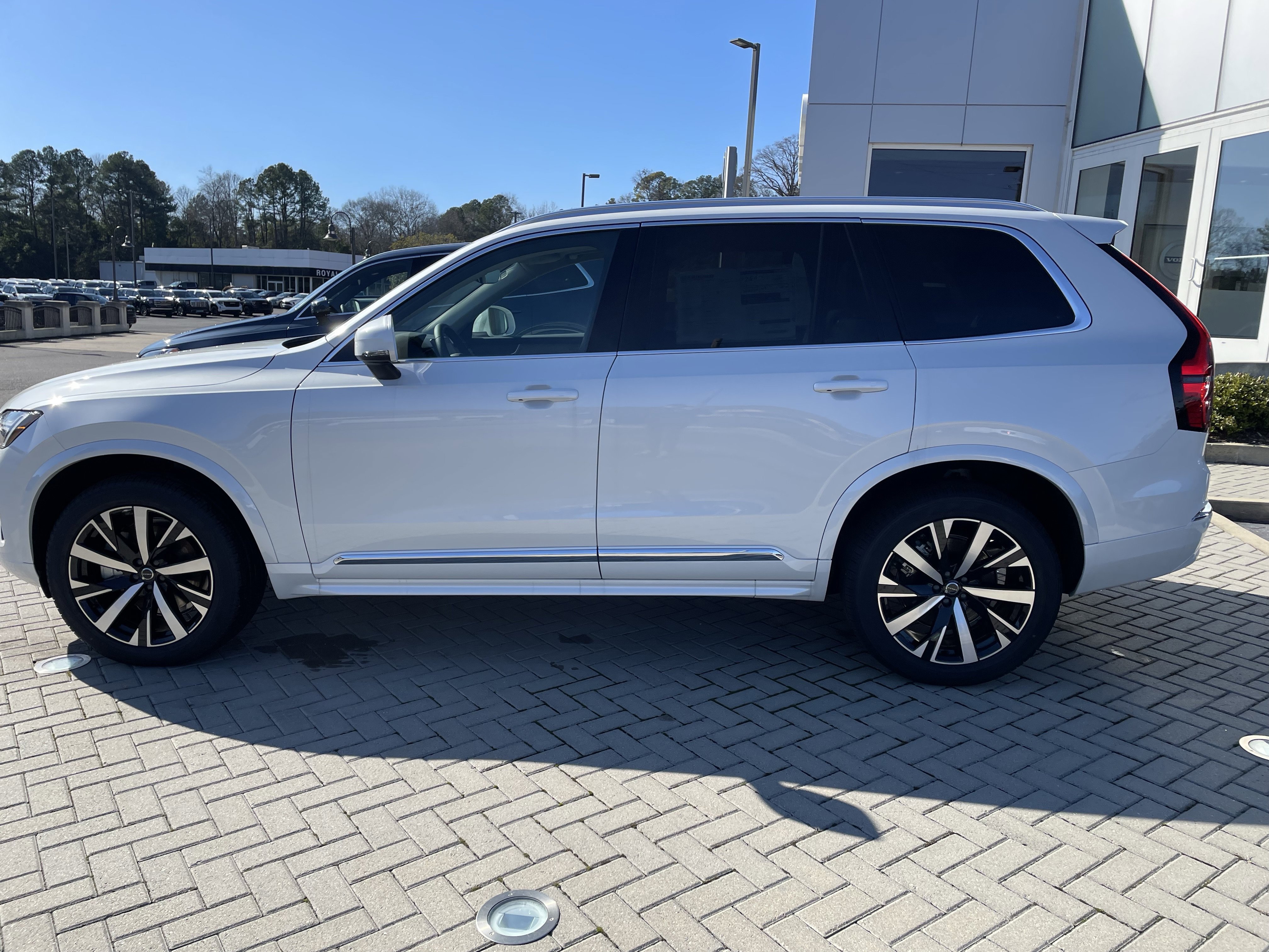 New 2026 Volvo XC90 B5 Core image 7