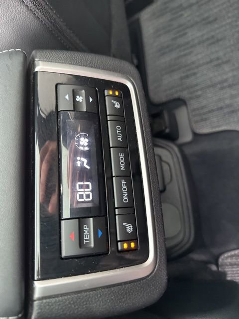 Used 2021 Subaru Ascent Limited w/ Technology Package image 26