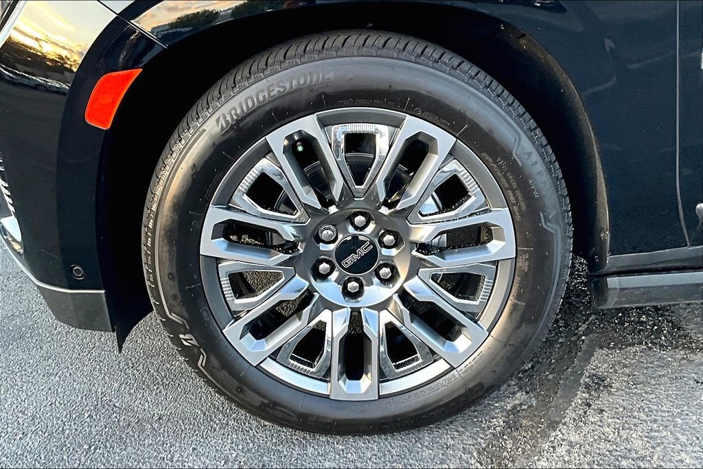 Used 2023 GMC Yukon Denali Ultimate image 9