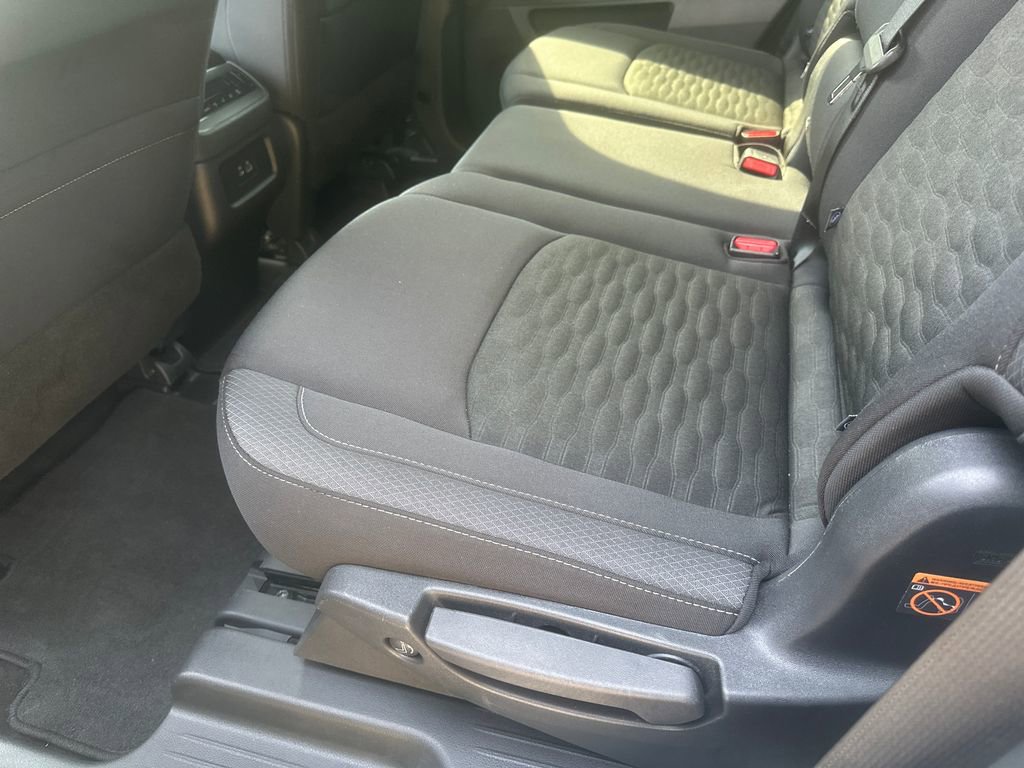 Used 2025 Nissan Pathfinder SV AWD/4WD image 29