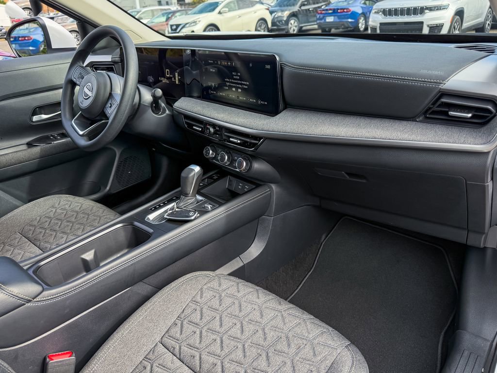 Certified 2025 Nissan Kicks SV image 10