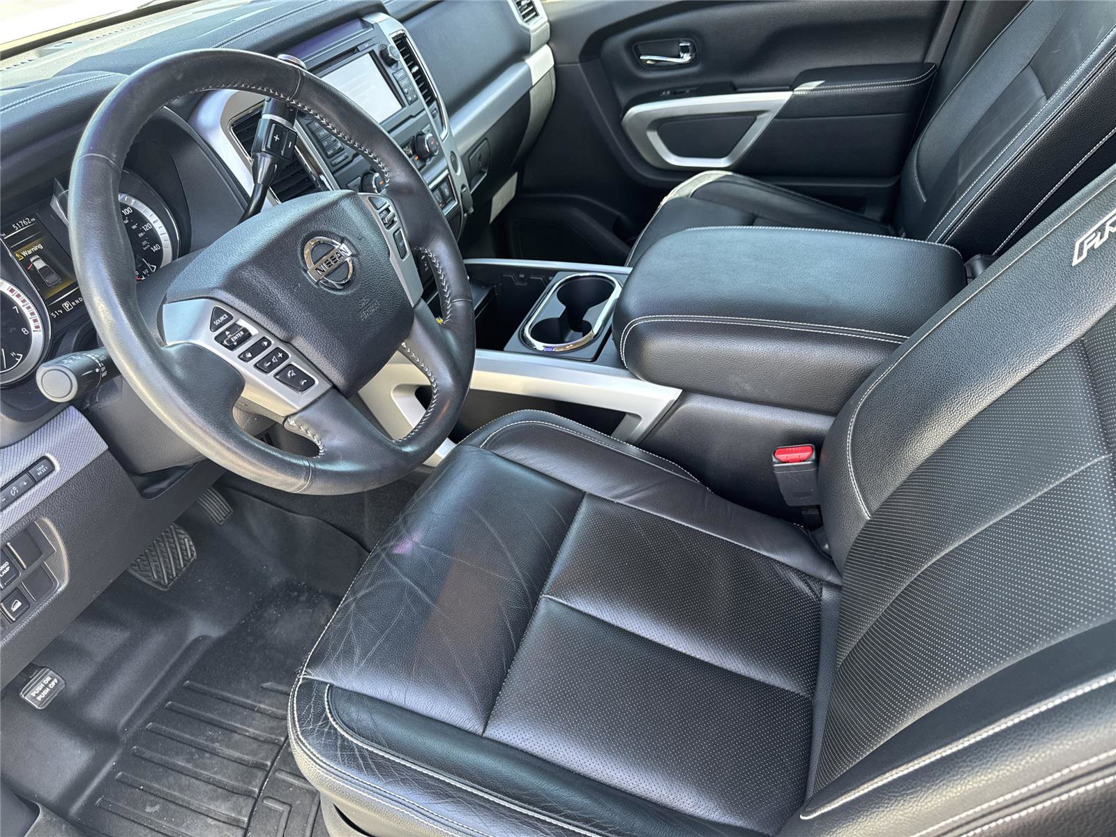 Used 2018 Nissan Titan PRO-4X w/ Pro-4x Convenience Package AWD/4WD image 10