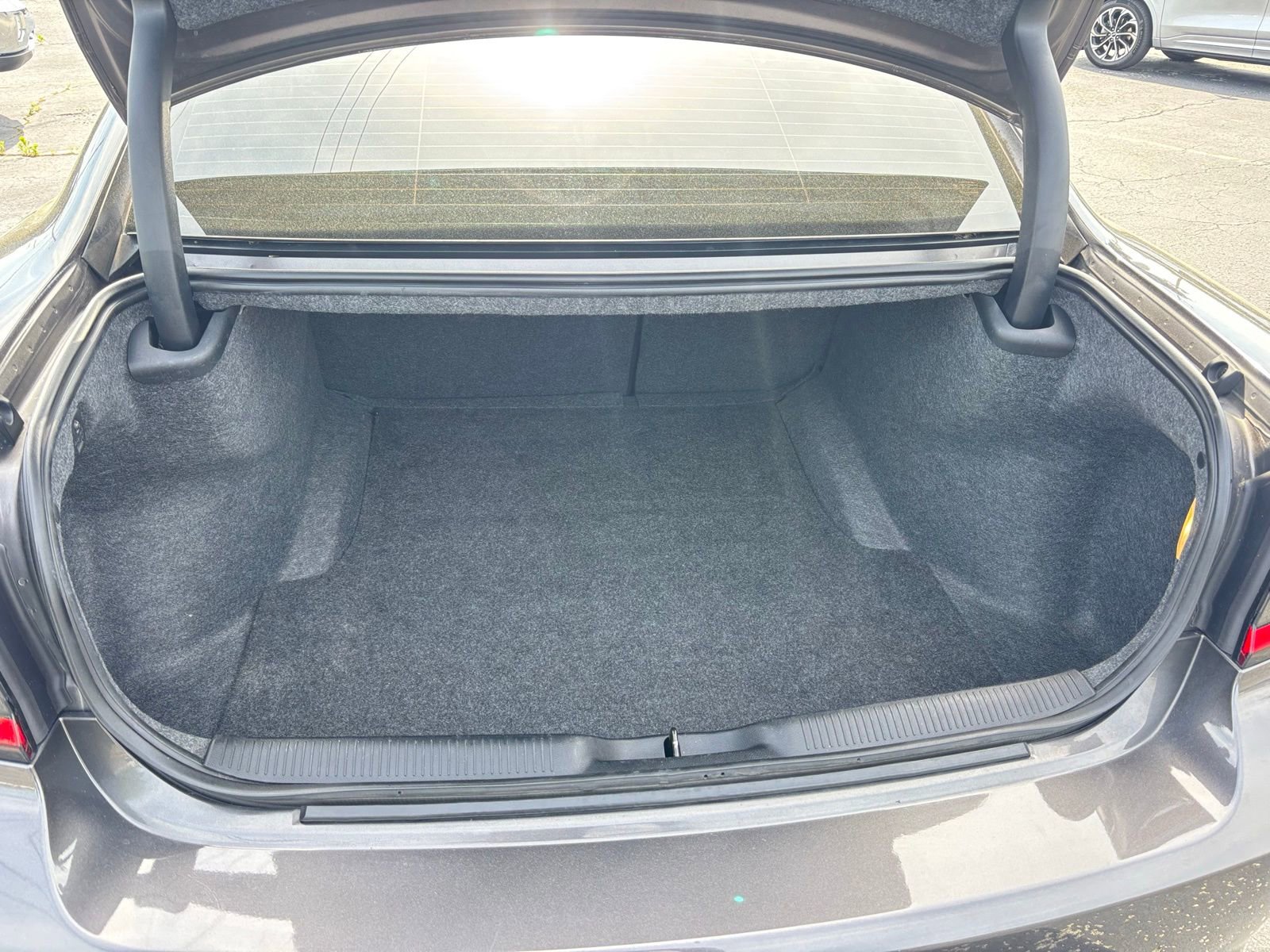 Used 2021 Dodge Charger R/T w/ Blacktop Package image 23