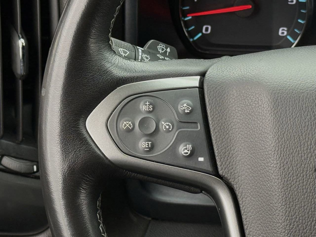 Used 2018 Chevrolet Silverado 1500 LTZ w/ Texas Edition AWD/4WD image 13