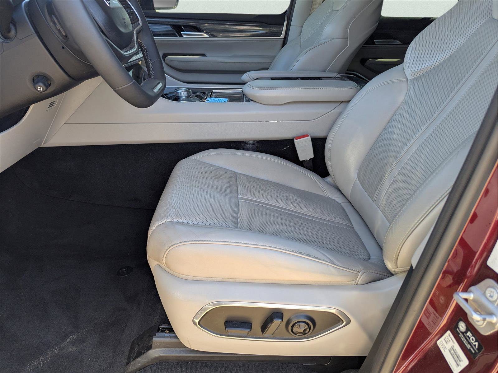 Used 2022 Jeep Wagoneer Series II w/ Premium Group I image 18