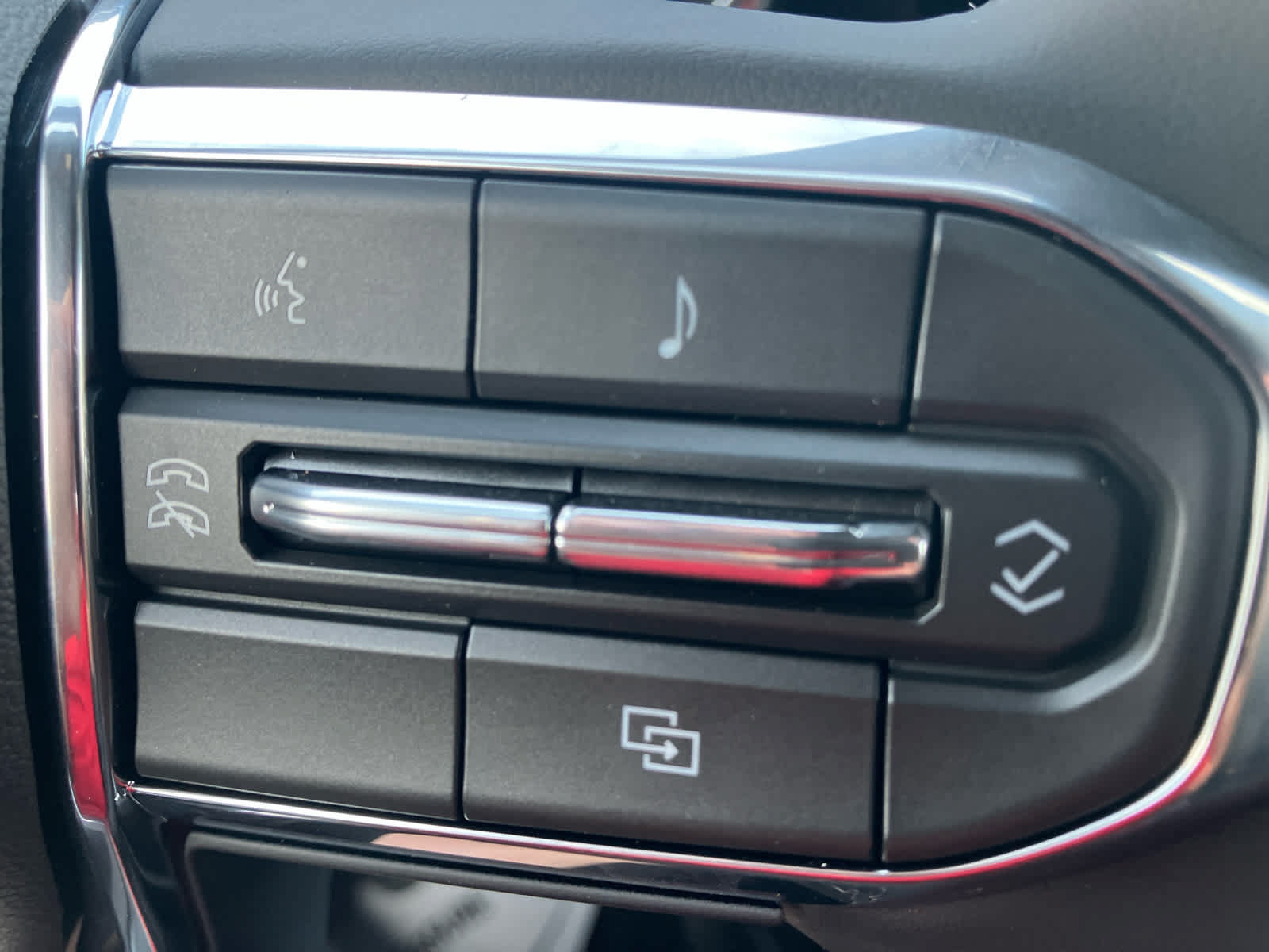 New 2026 GMC Canyon Elevation w/ Convenience Package RWD image 18
