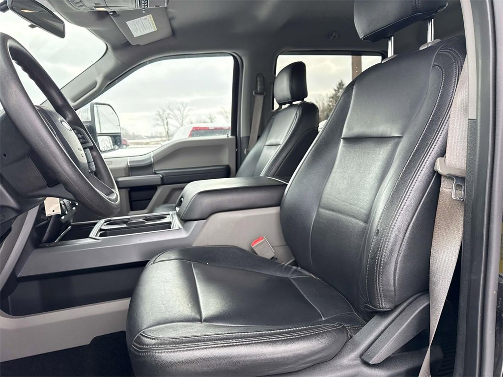 Used 2019 Ford F250 XLT w/ XLT Premium Package image 14