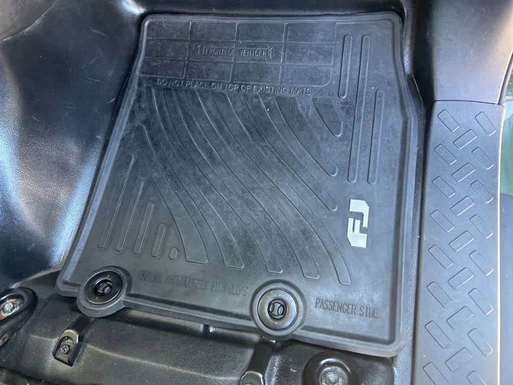 Used 2013 Toyota FJ Cruiser 4WD w/ Convenience Pkg image 17