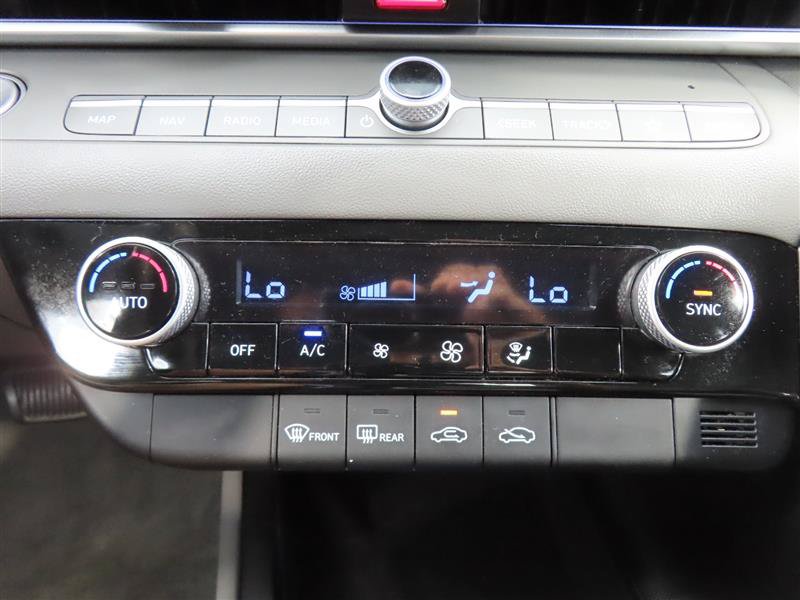 Used 2024 Hyundai Elantra SEL FWD image 26