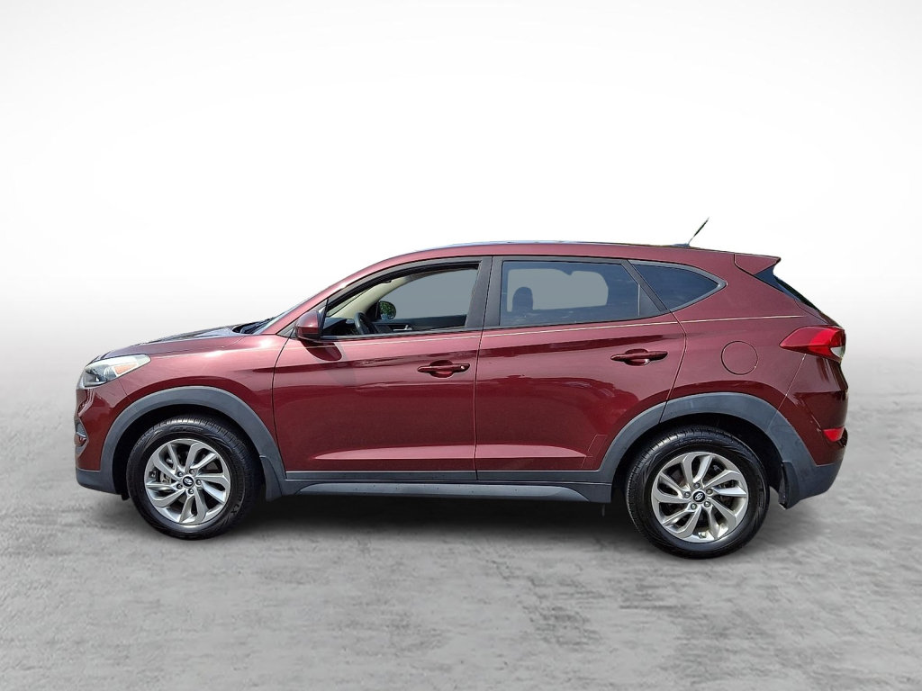 Used 2017 Hyundai Tucson SE w/ Cargo Package FWD image 2