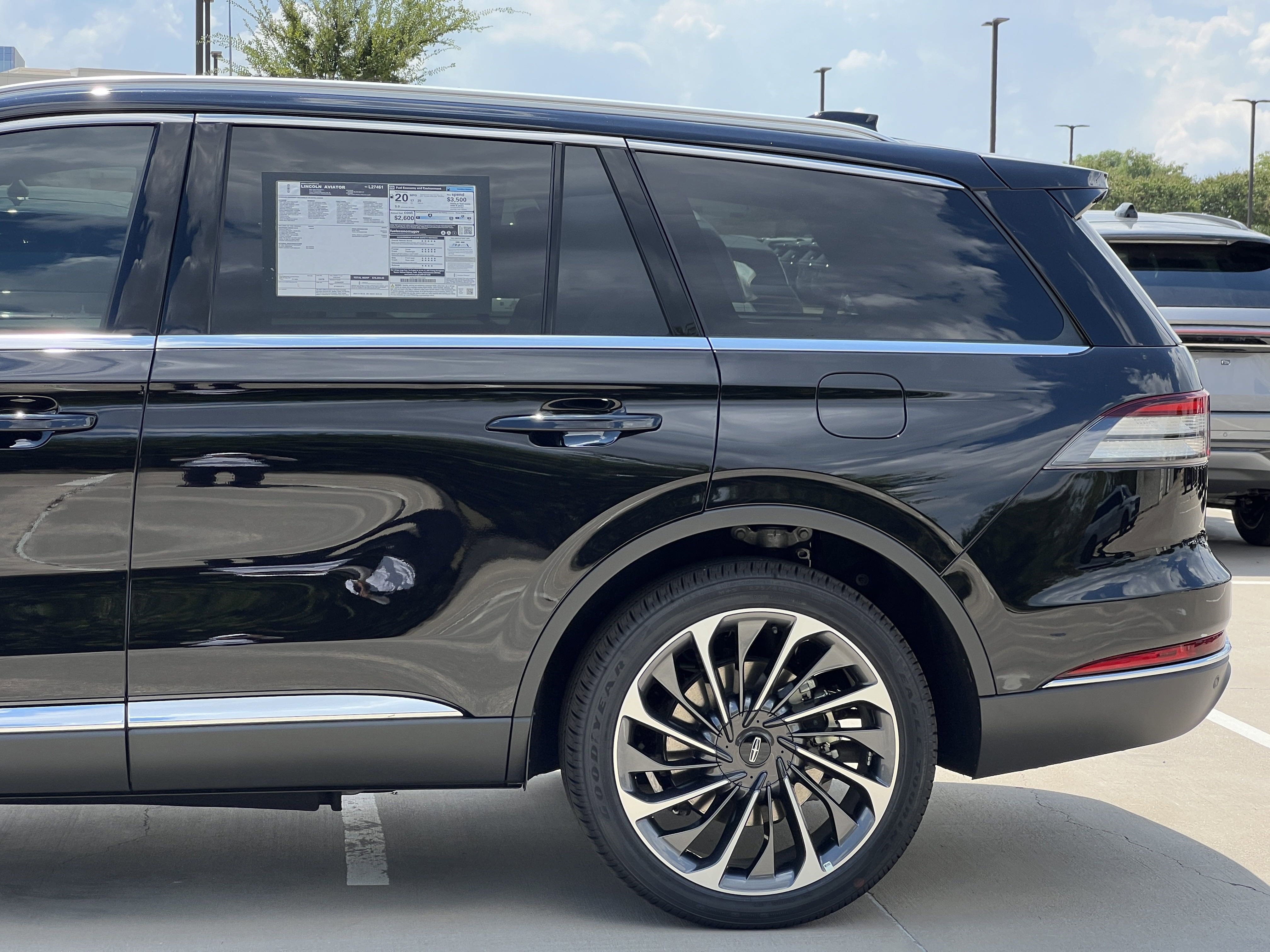 New 2025 Lincoln Aviator Reserve w/ Equipment Group 201A image 6