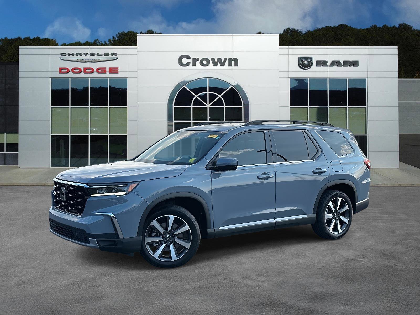 Used 2025 Honda Pilot Touring