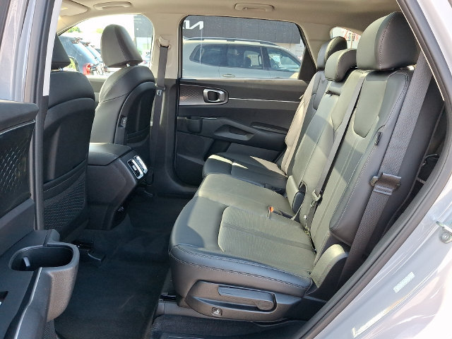 Certified 2025 Kia Sorento S w/ Panoramic Sunroof Package AWD/4WD image 10