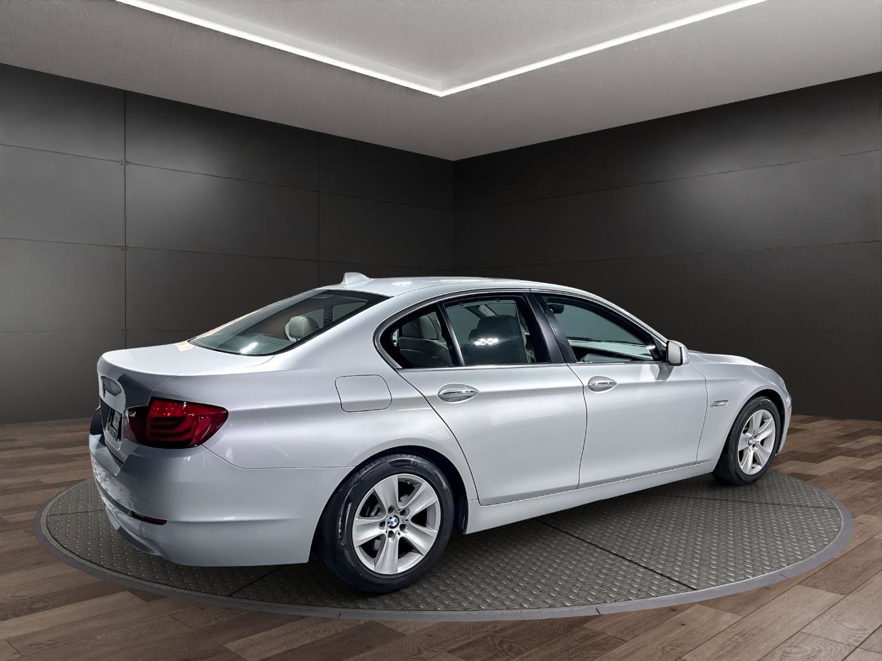 Used 2012 BMW 528i Sedan image 8