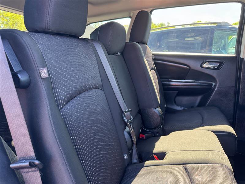 Used 2019 Dodge Journey SE image 20