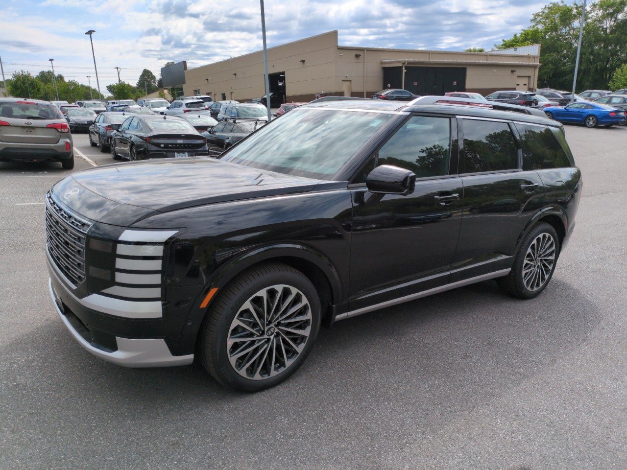 New 2026 Hyundai Palisade Calligraphy FWD image 3