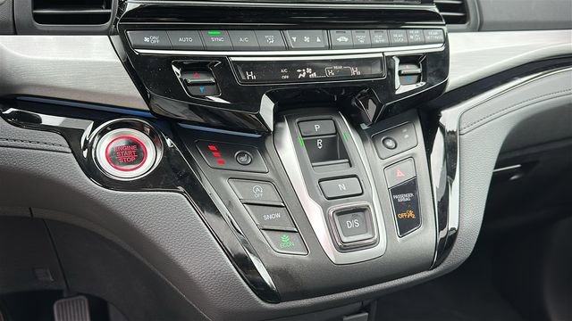 New 2026 Honda Odyssey Touring image 17