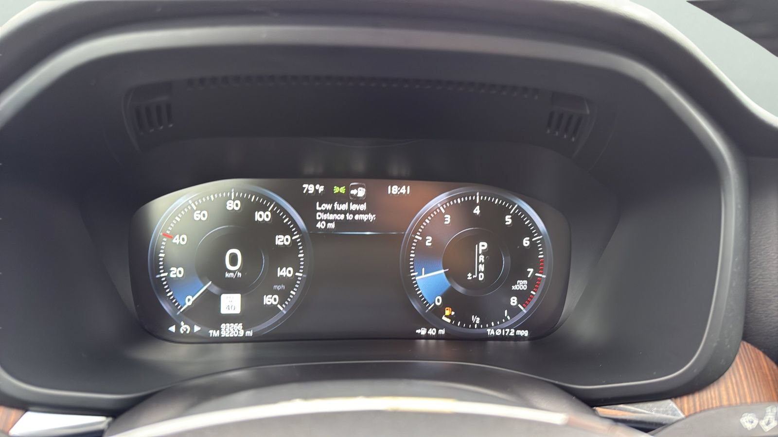 Used 2019 Volvo XC60 T5 Momentum w/ Multimedia Package AWD/4WD image 13