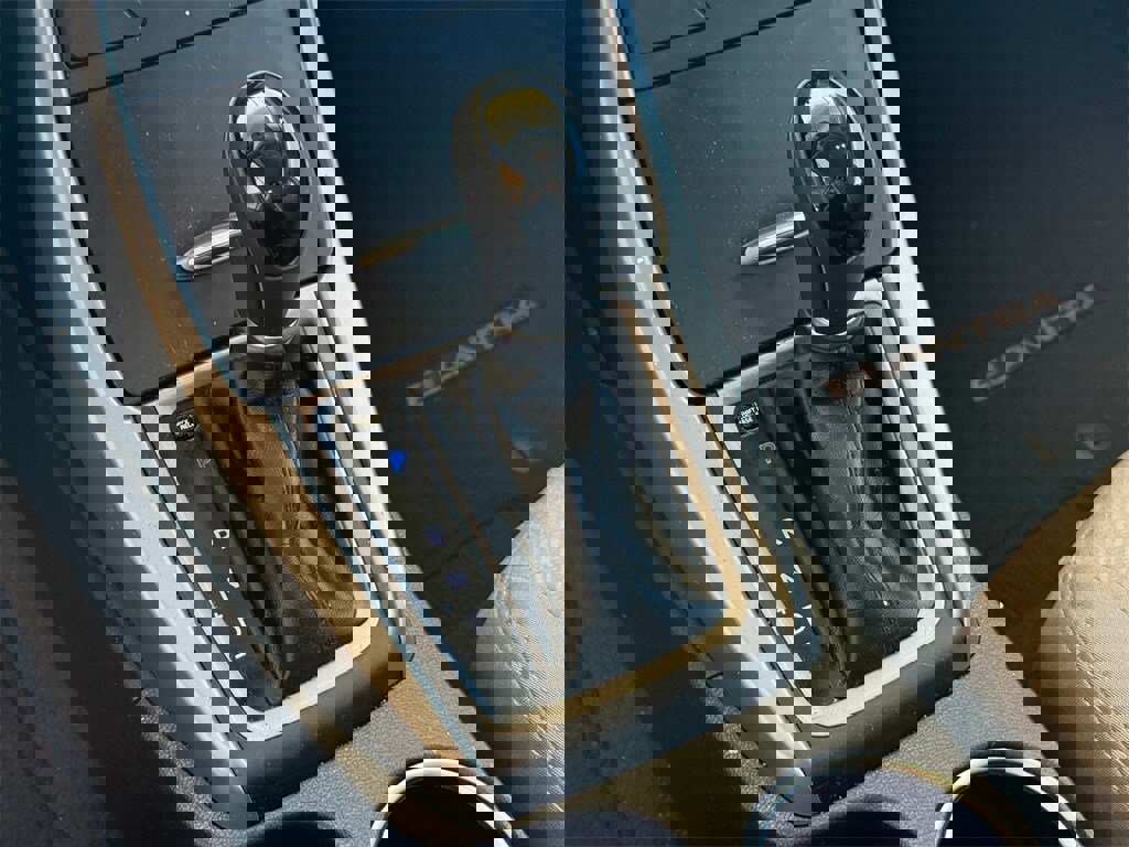 Used 2015 Hyundai Elantra SE image 15