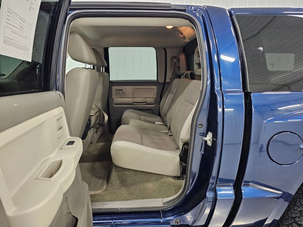 Used 2007 Dodge Dakota SLT w/ Popular Equipment Group AWD/4WD image 12