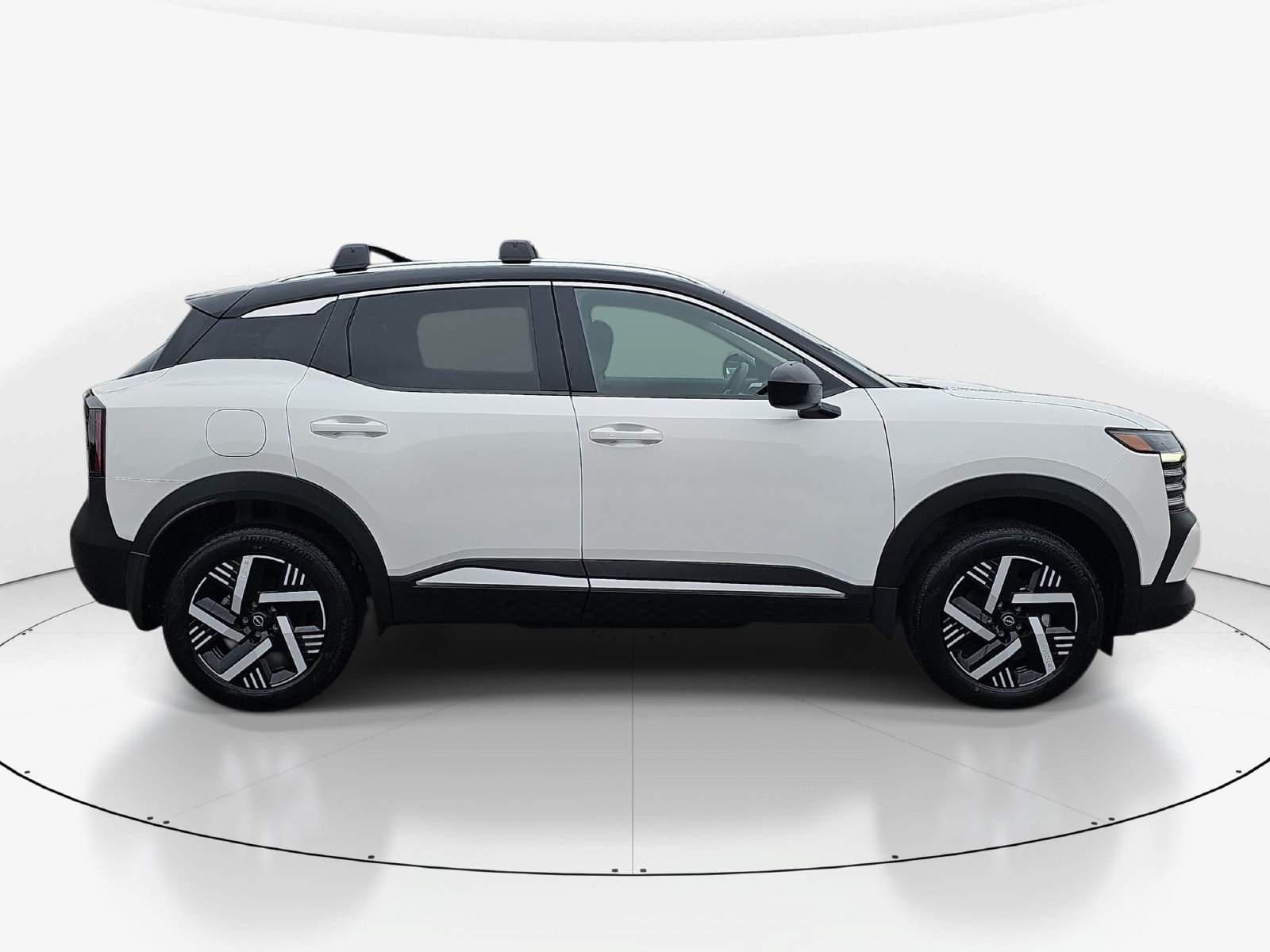 New 2027 Nissan Kicks SV w/ SV Premium Package FWD image 5