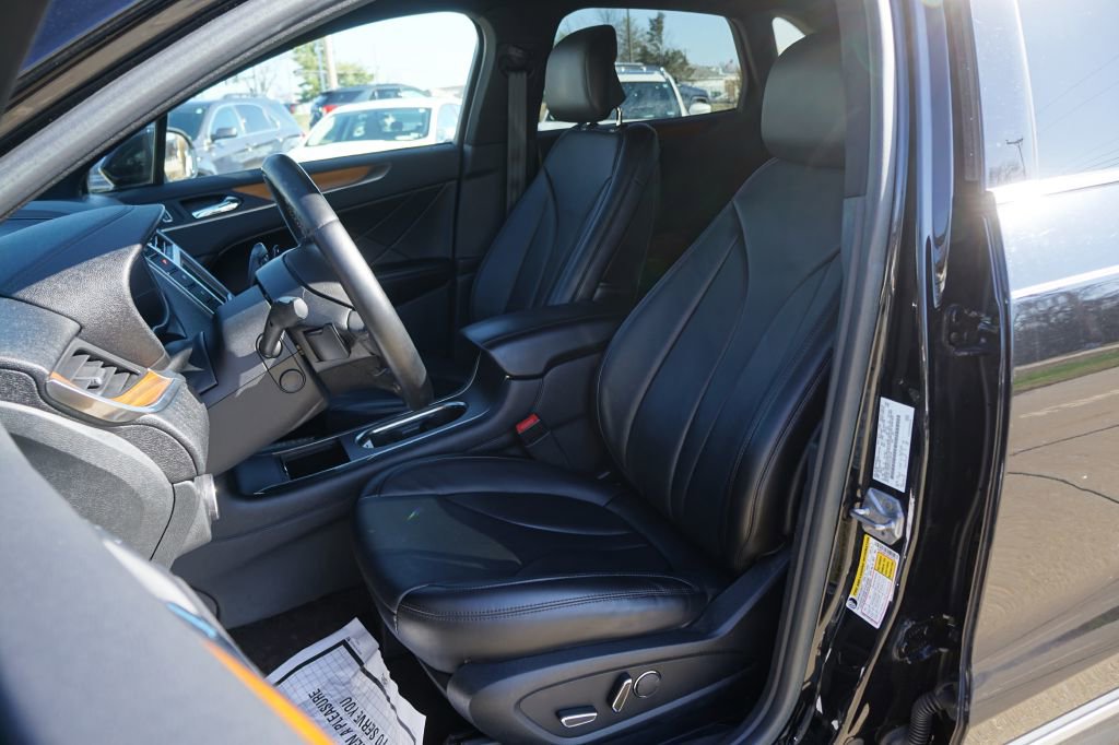 Used 2017 Lincoln MKC Reserve w/ Lincoln MKC Climate Package image 8