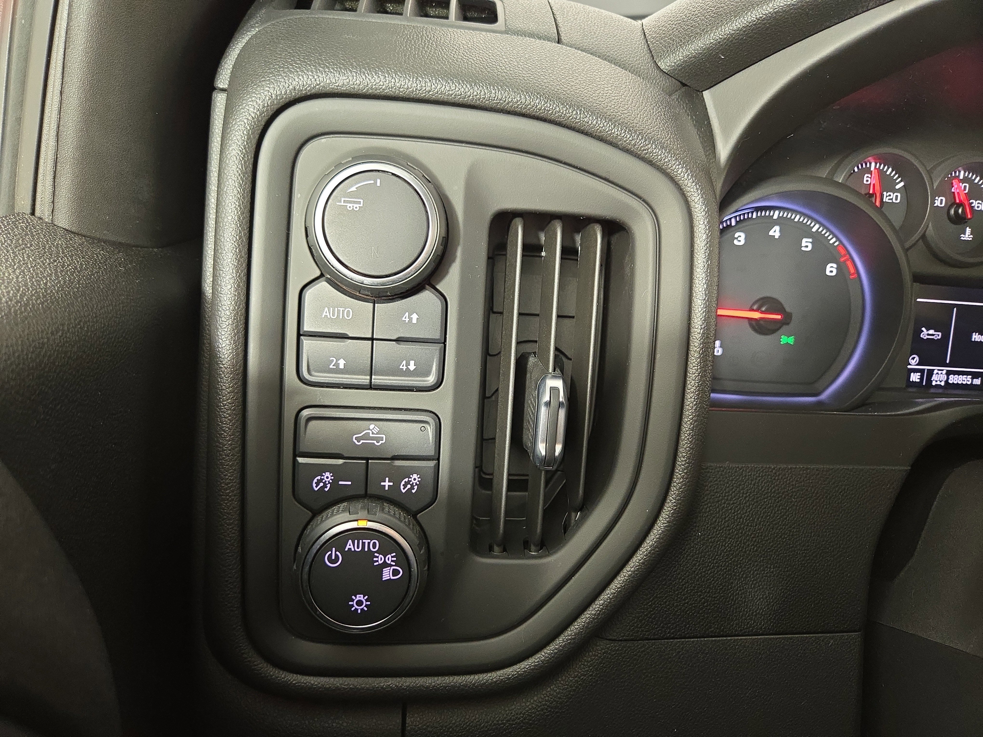 Certified 2021 Chevrolet Silverado 1500 Custom Trail Boss w/ Midnight Edition image 27