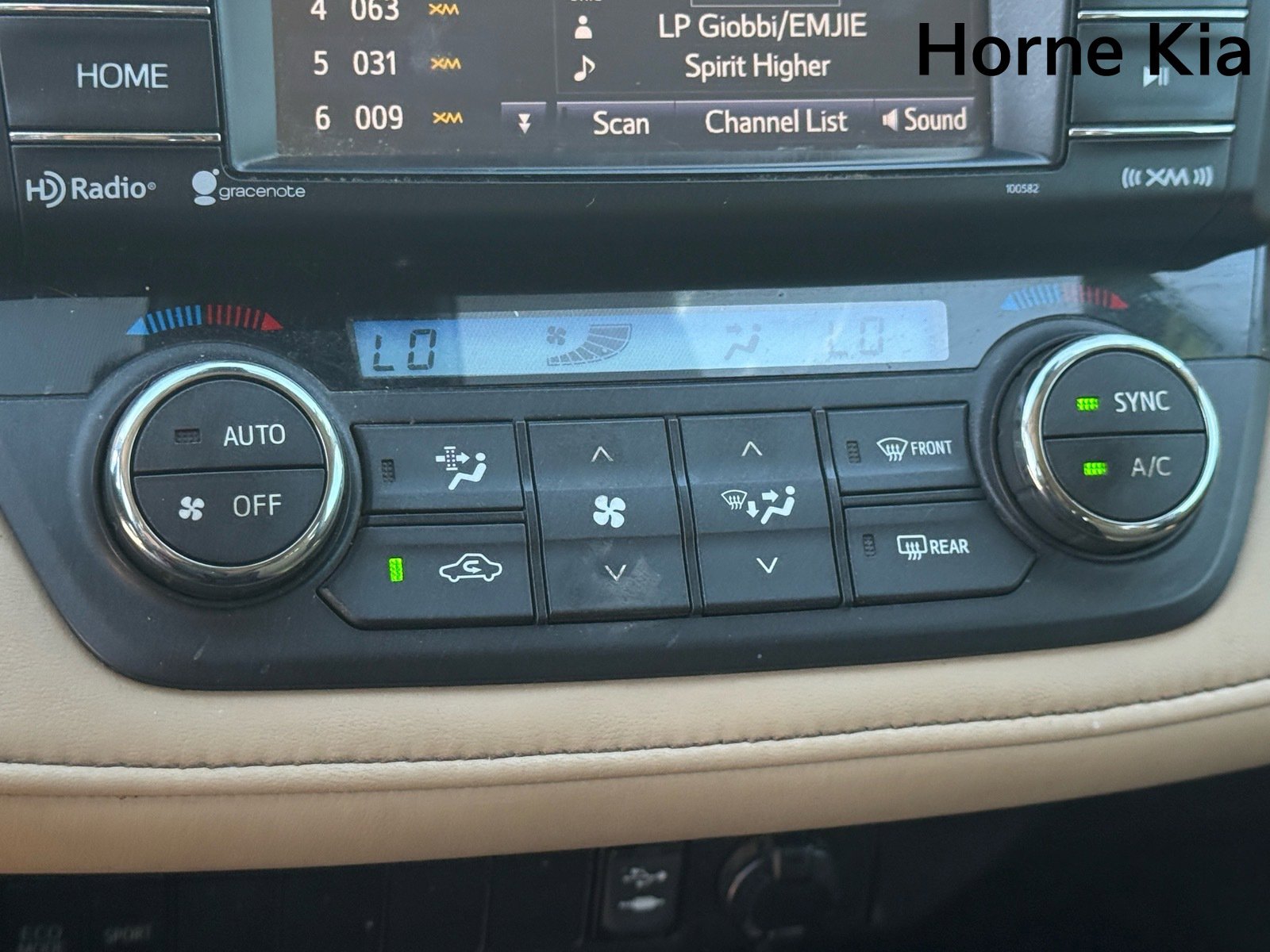 Used 2017 Toyota RAV4 XLE w/ Carpet Mat Package image 19